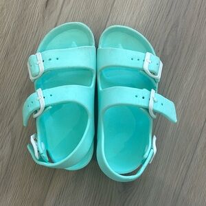 Girl’s sandal 🩴